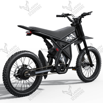 Riding Times GT73 3.0 – изглед отпред-отдясно с извънпътни гуми и спицови джанти